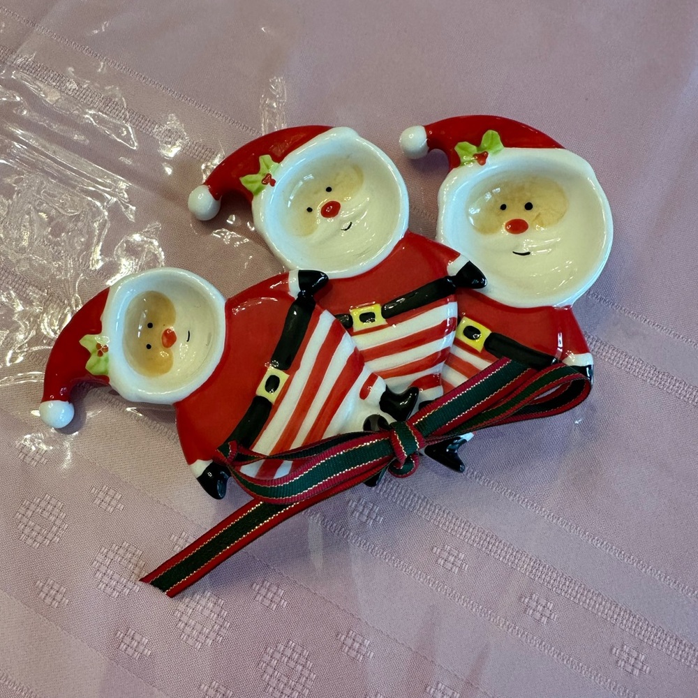 Mudpie Santa measuring spoons set of three with ribbon